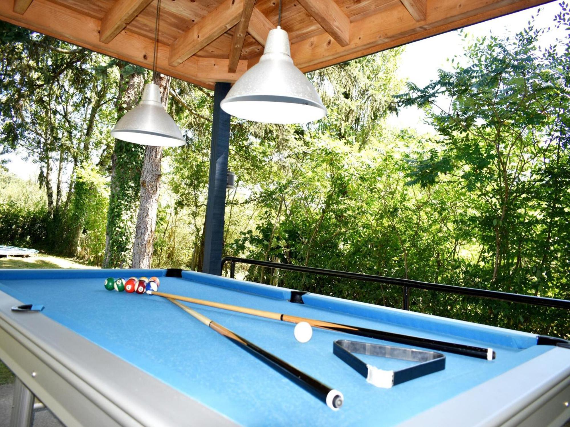 Modern Holiday Home Near The Forest Saint-Honore-les-Bains Luaran gambar