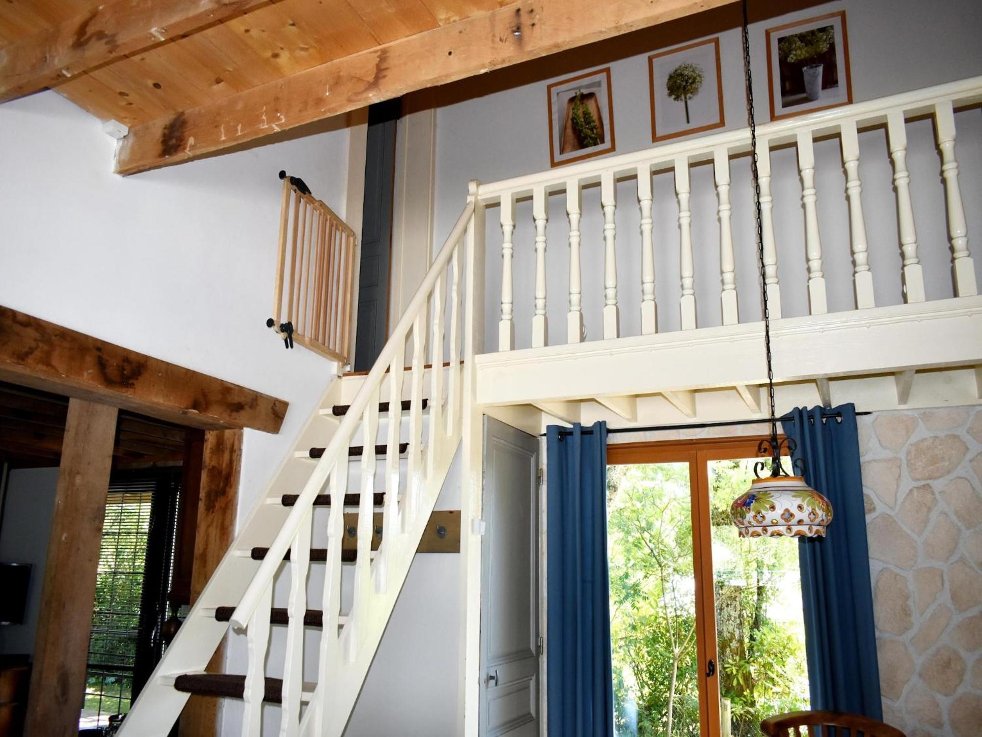 Modern Holiday Home Near The Forest Saint-Honore-les-Bains Luaran gambar
