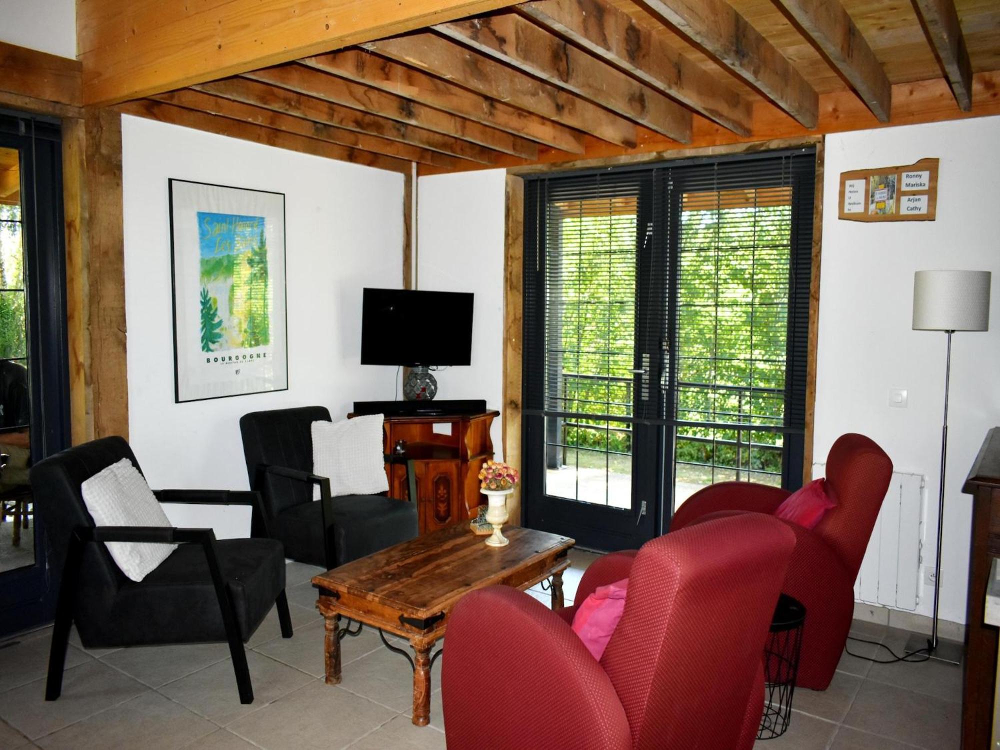Modern Holiday Home Near The Forest Saint-Honore-les-Bains Luaran gambar
